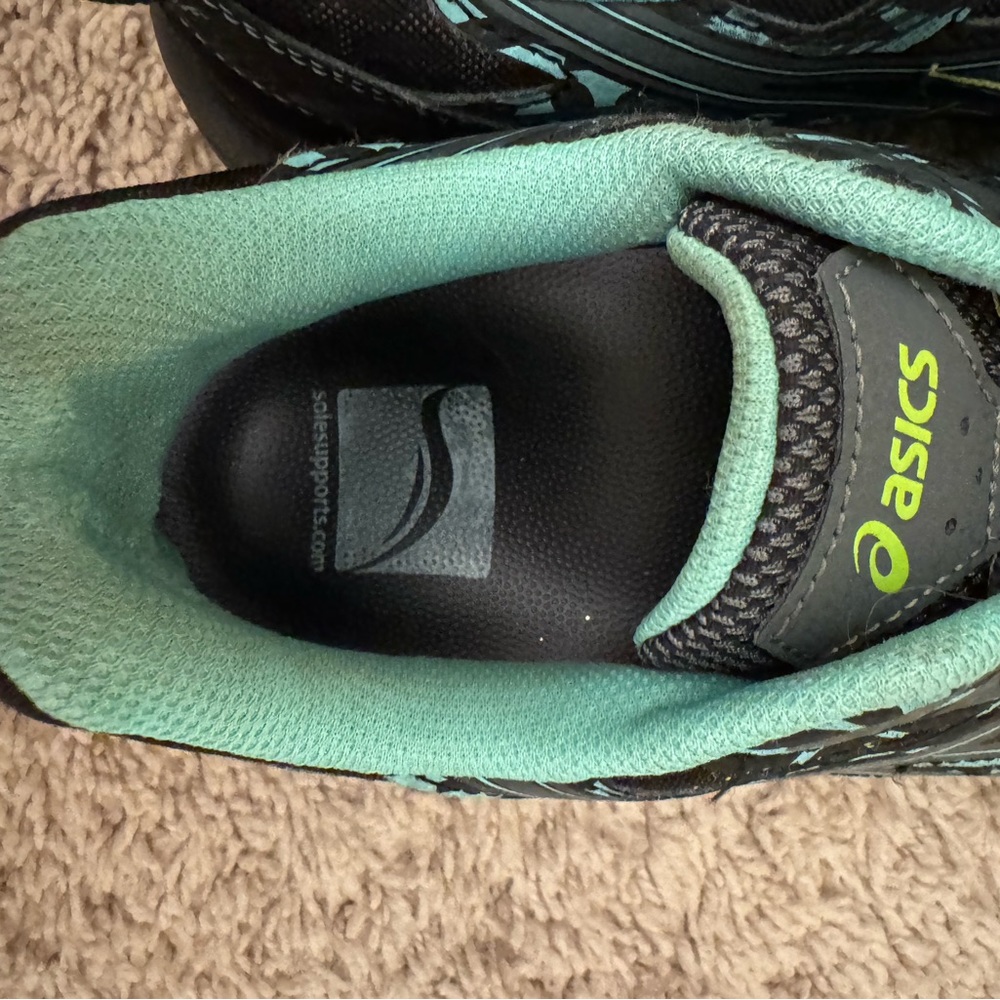 Women’s ASICS Gel Venture 6 Running Shoes - Size 8